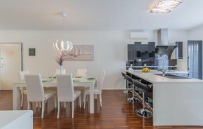  Luxury apartment Lella  Ровинь